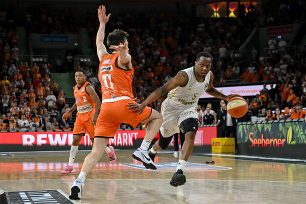 中场方面 中场方面